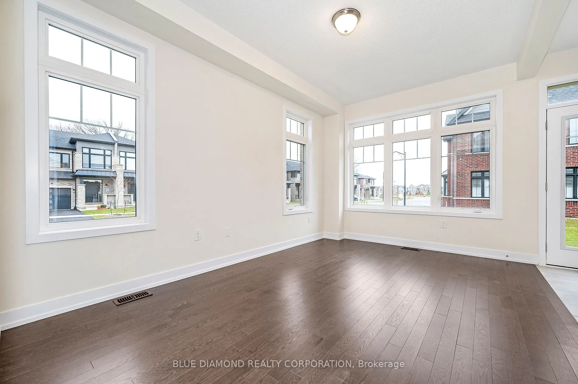 605 FULLUM LANDING
