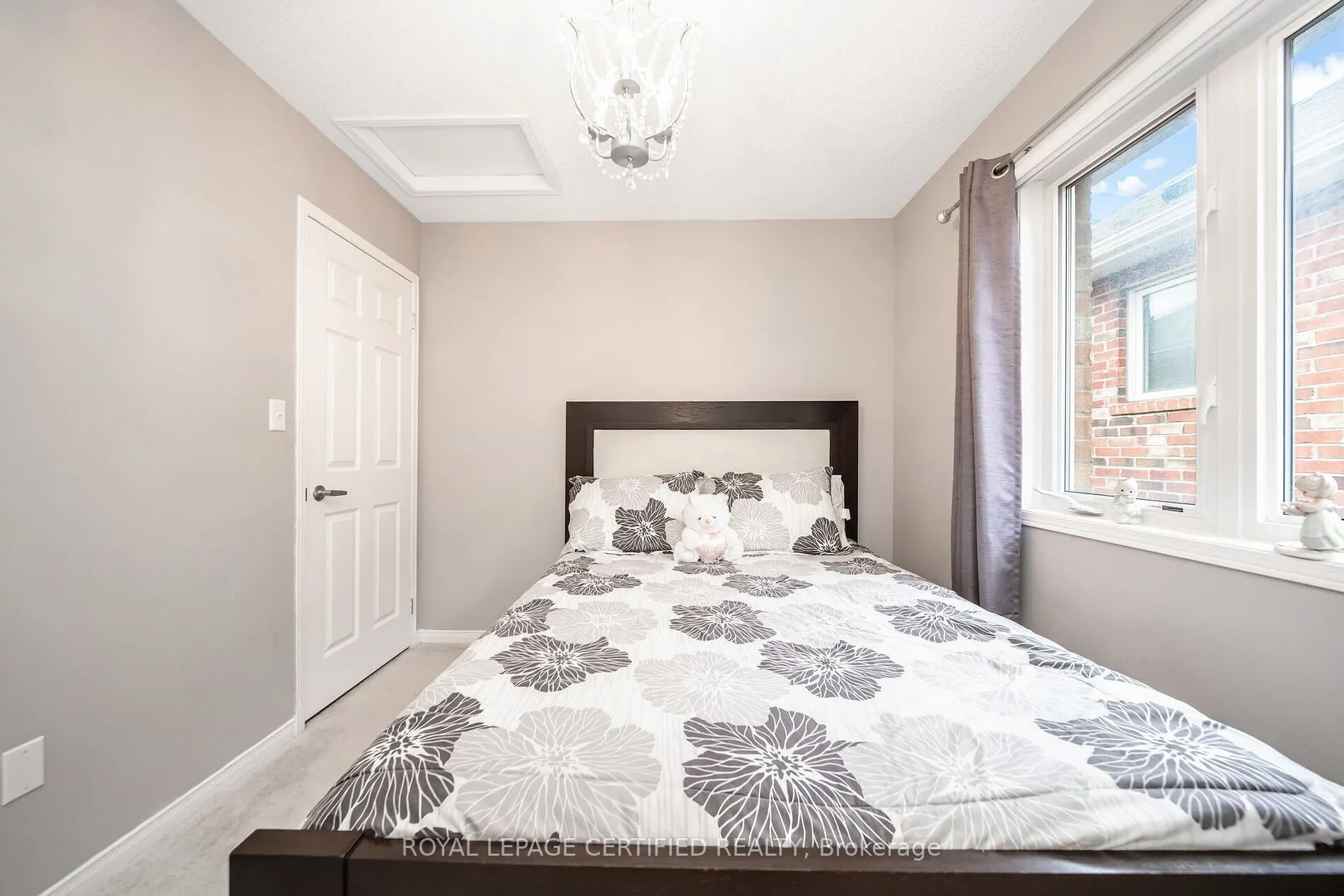 16 Gulfbrook Circ