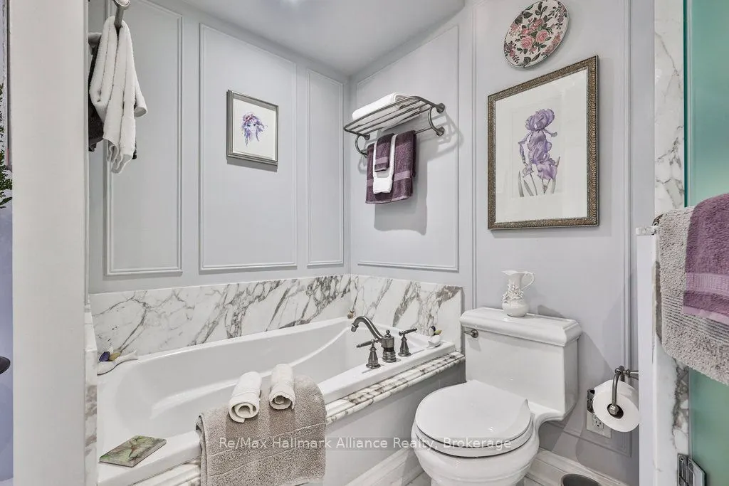 111 Forsythe St, #201