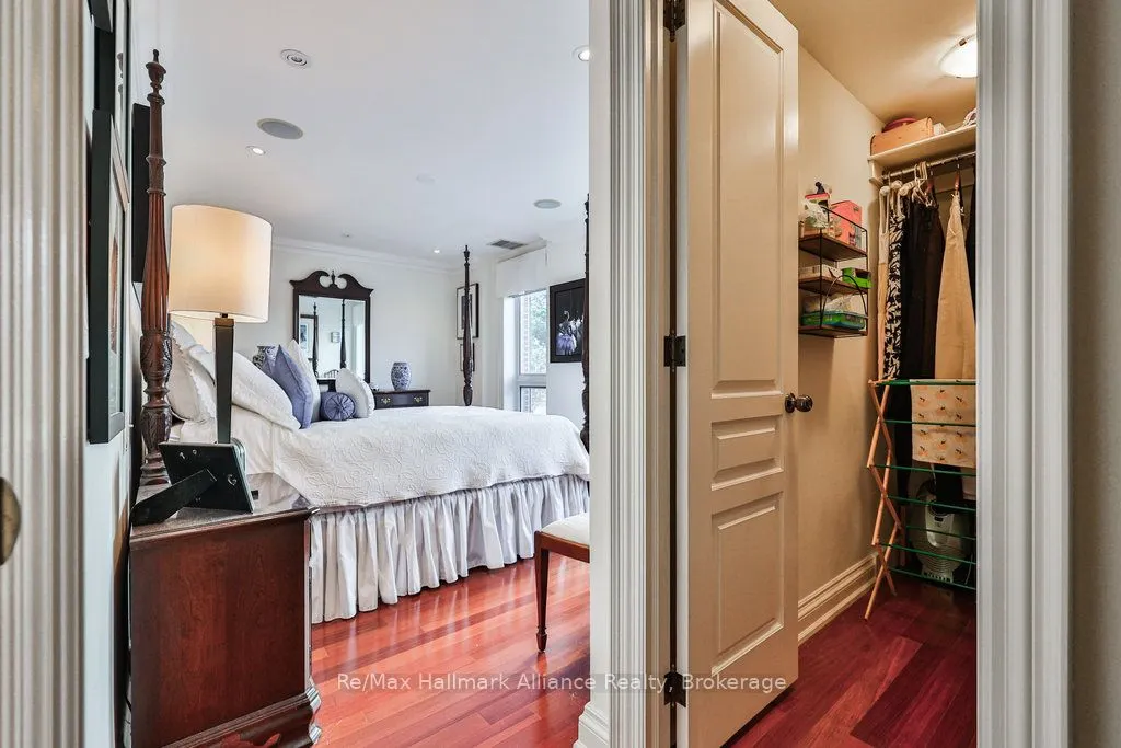 111 Forsythe St, #201
