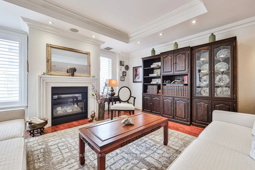111 Forsythe St, #201