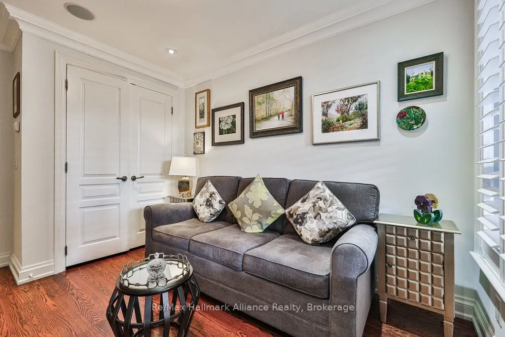 111 Forsythe St, #201