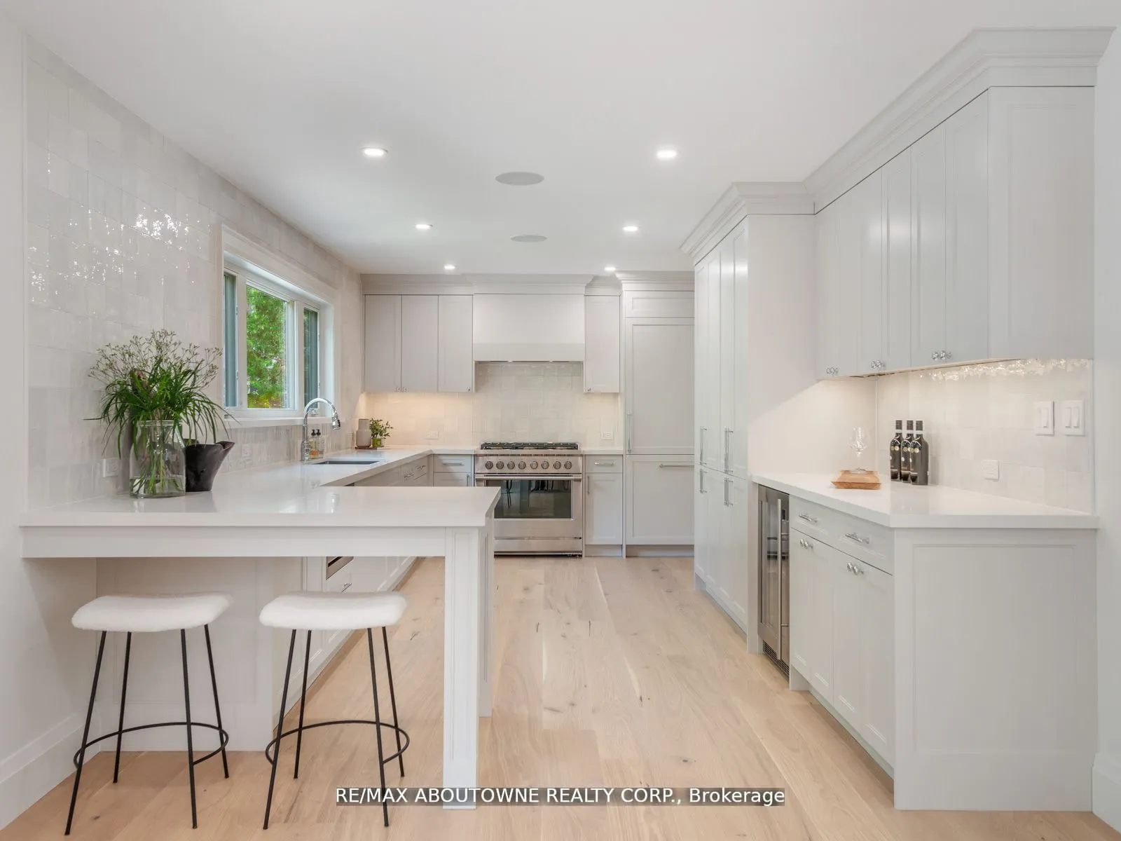 33 Harbourside Crt