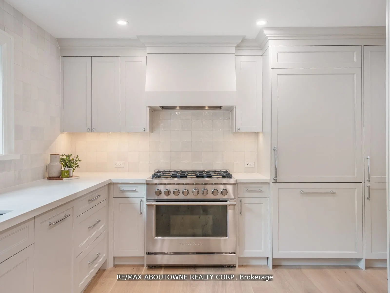33 Harbourside Crt