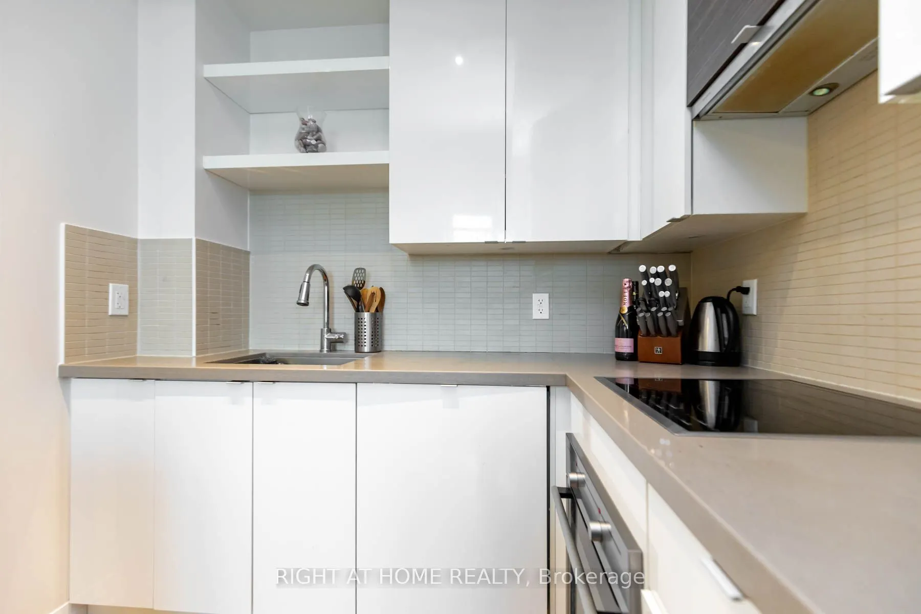 59 Annie Craig Dr, #1308