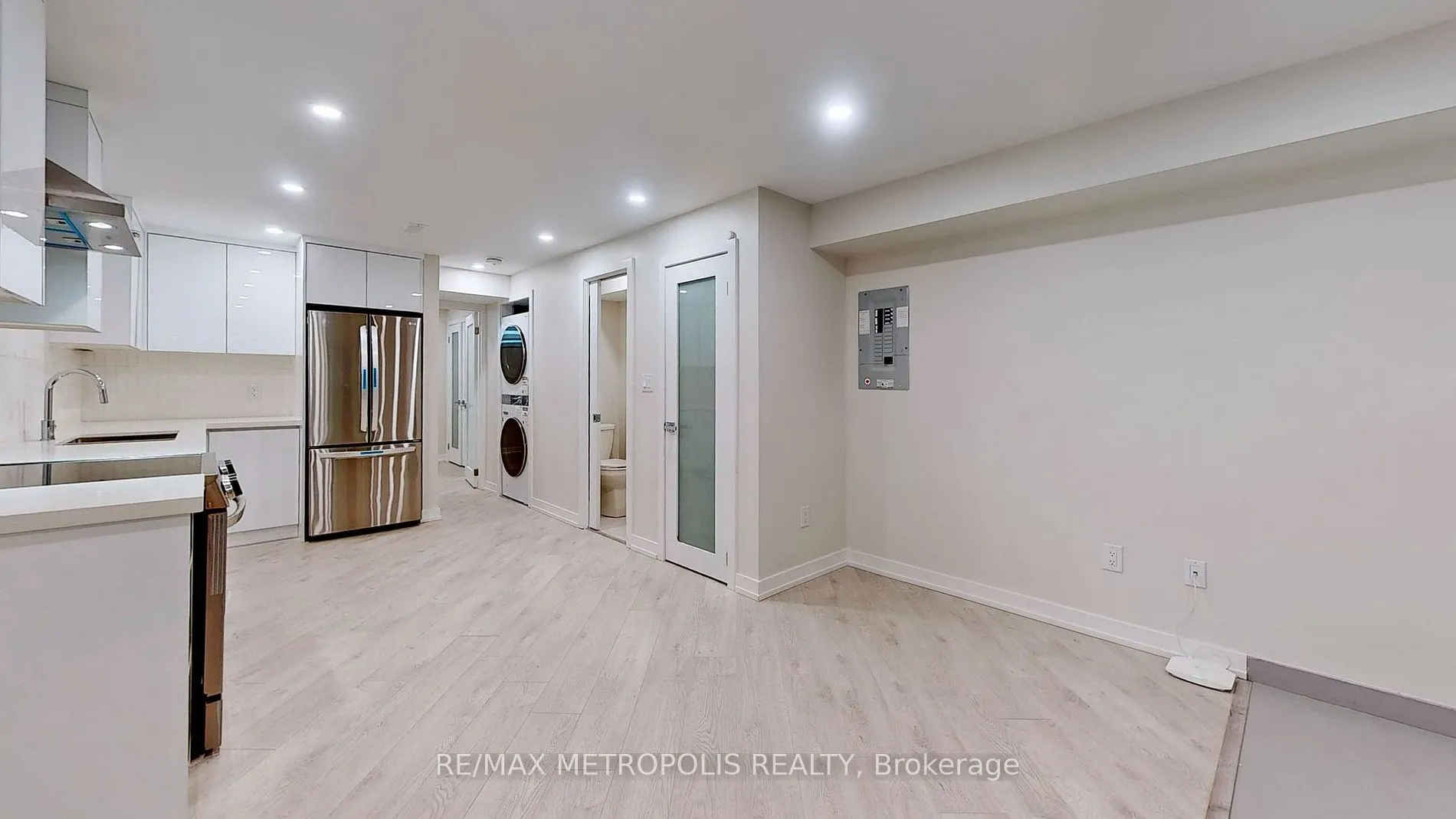 40 Stanwood Cres, #Lower B