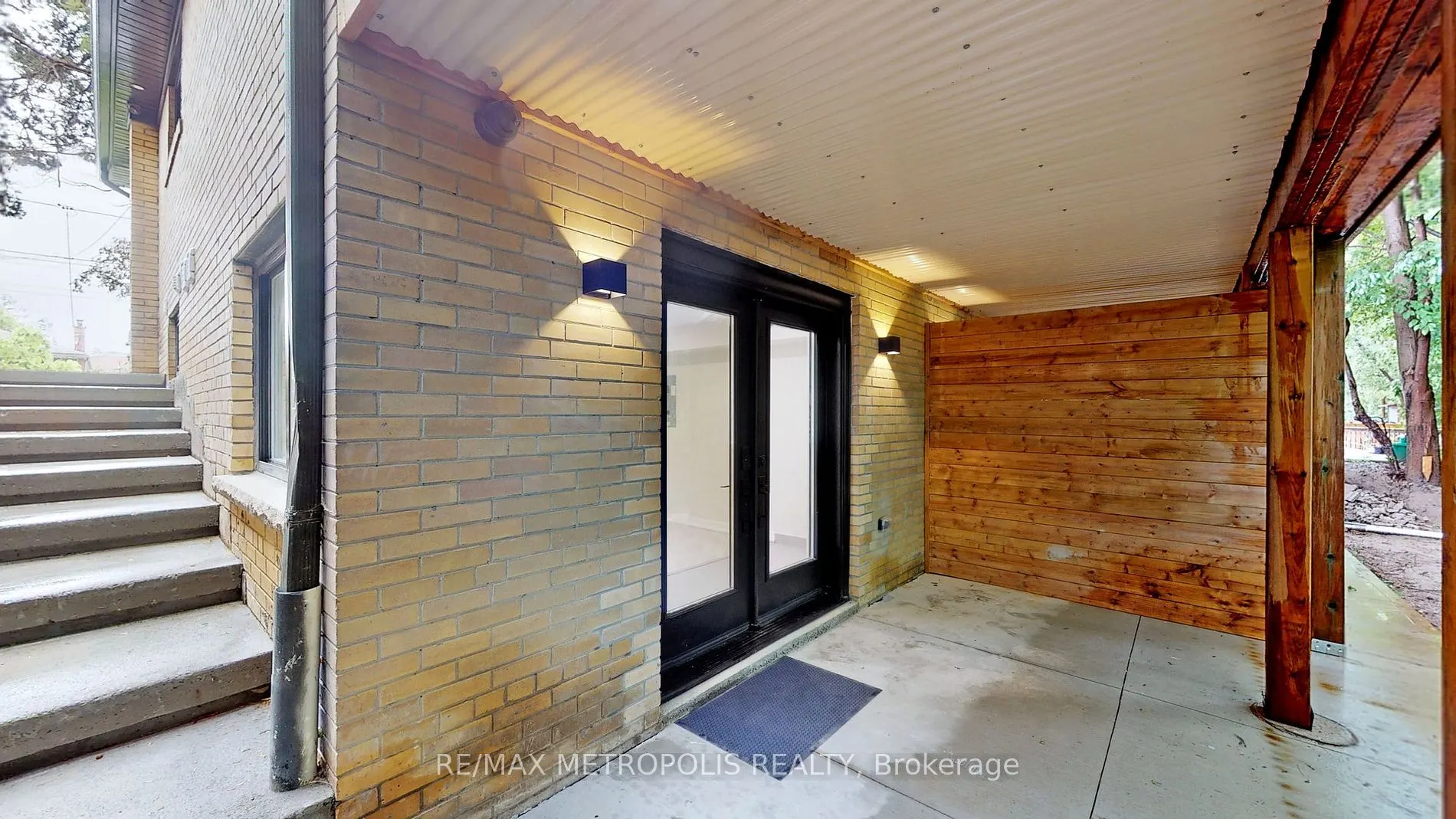 40 Stanwood Cres, #Lower B