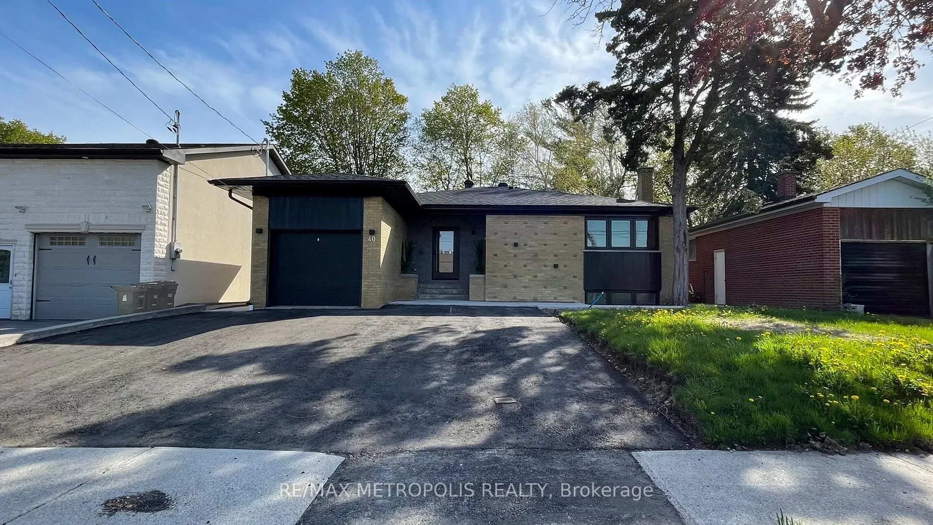 40 Stanwood Cres, #Lower B
