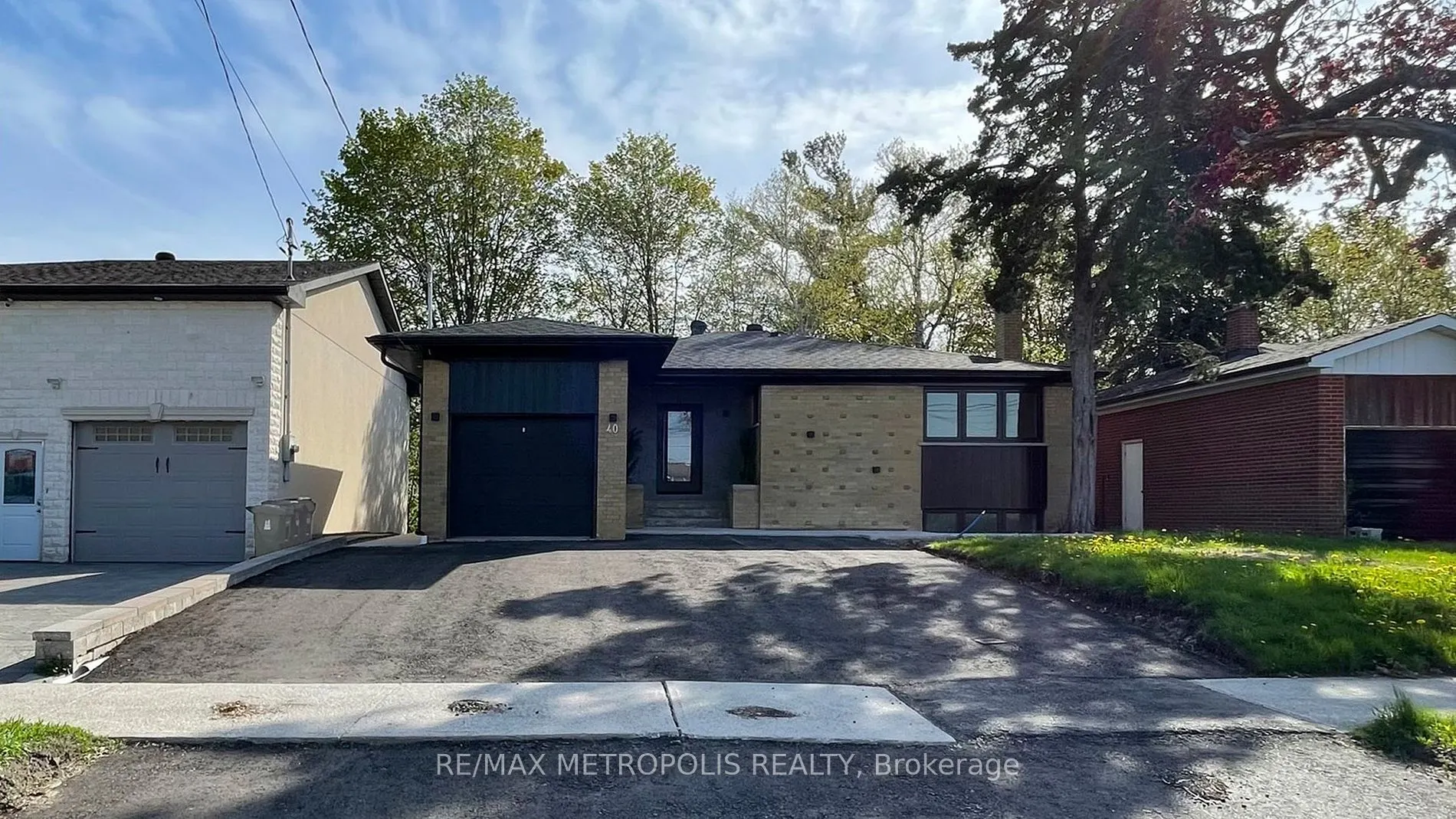 40 Stanwood Cres, #Lower B