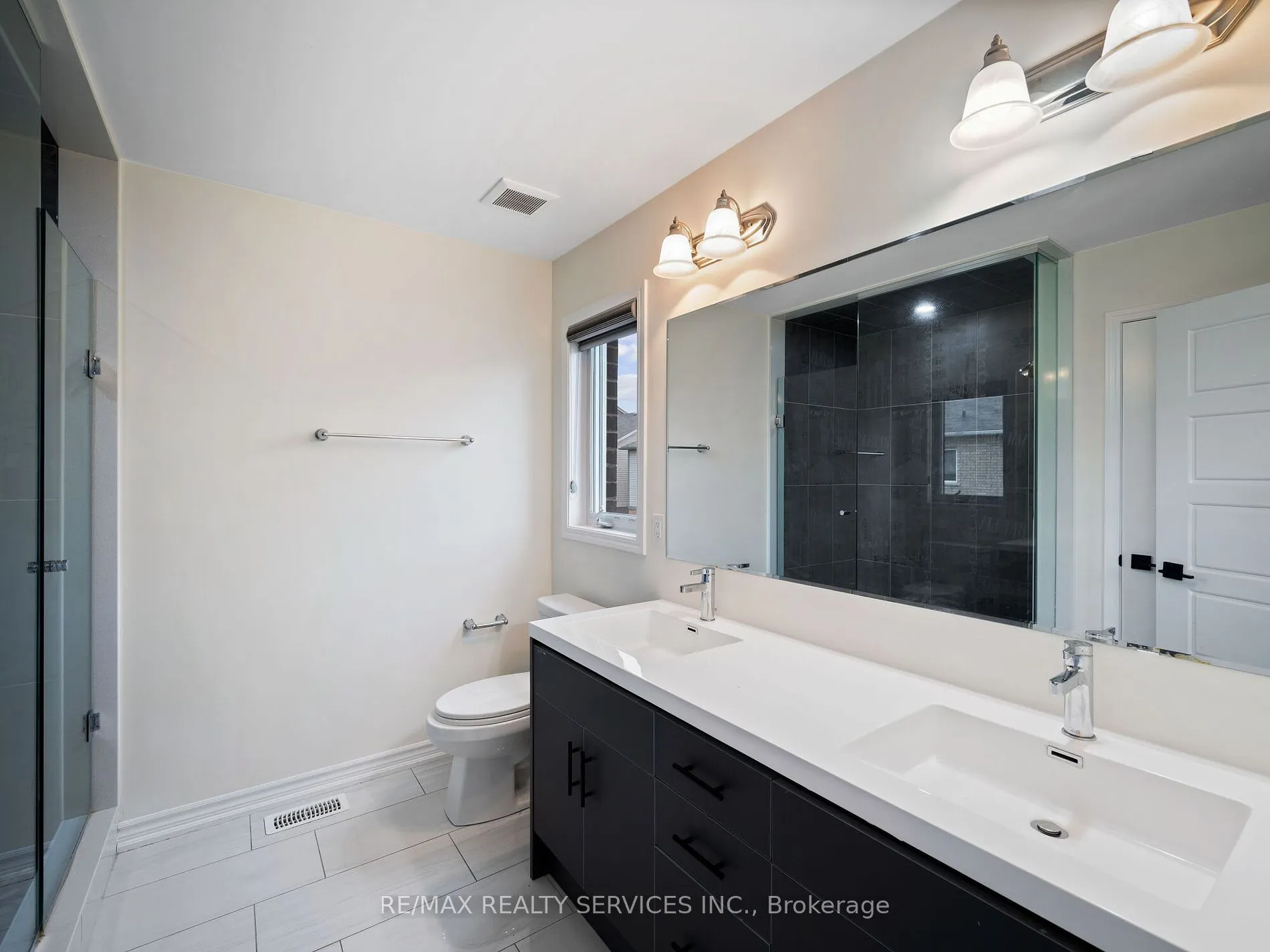 72 Circus Cres