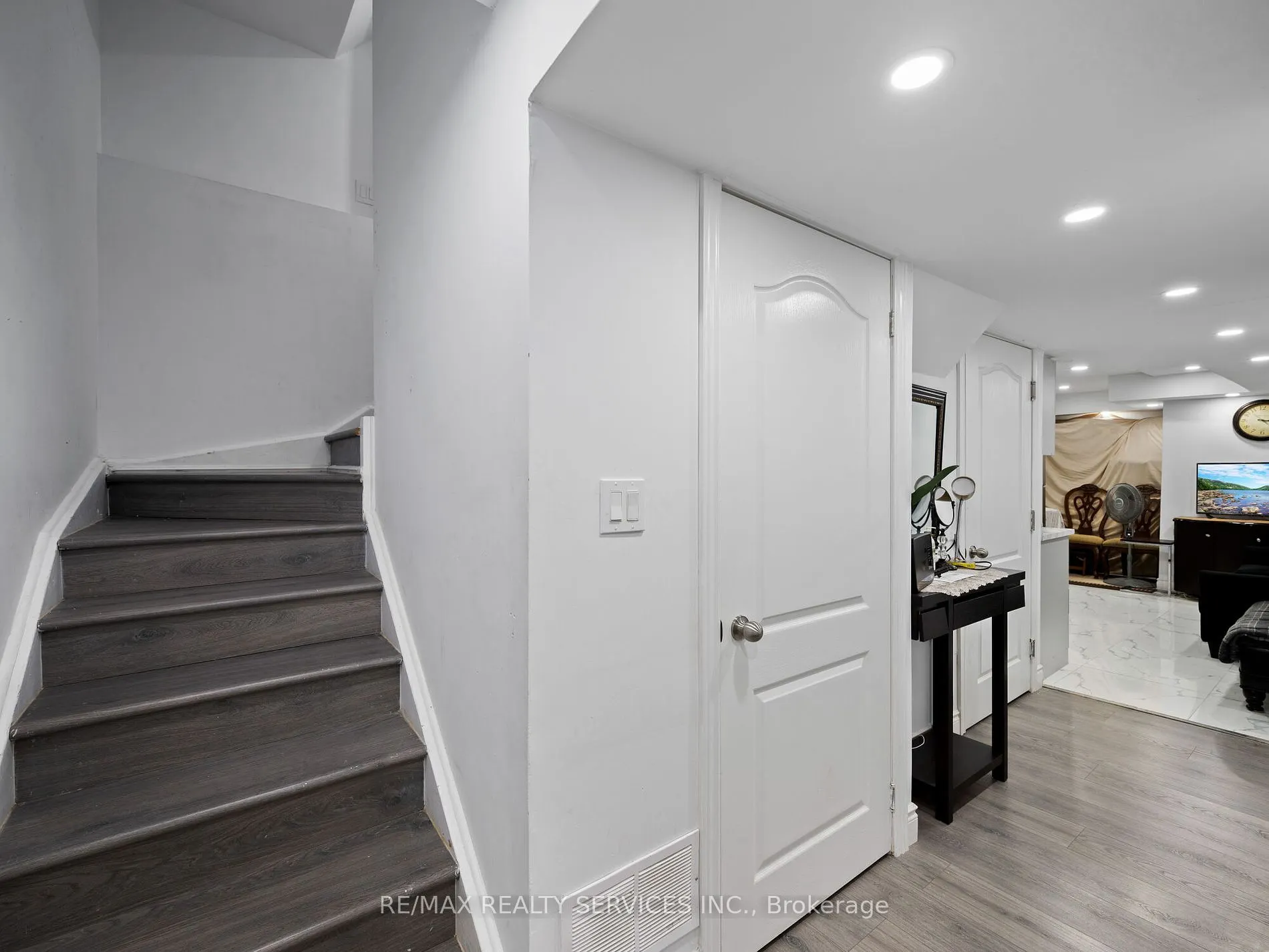 72 Circus Cres