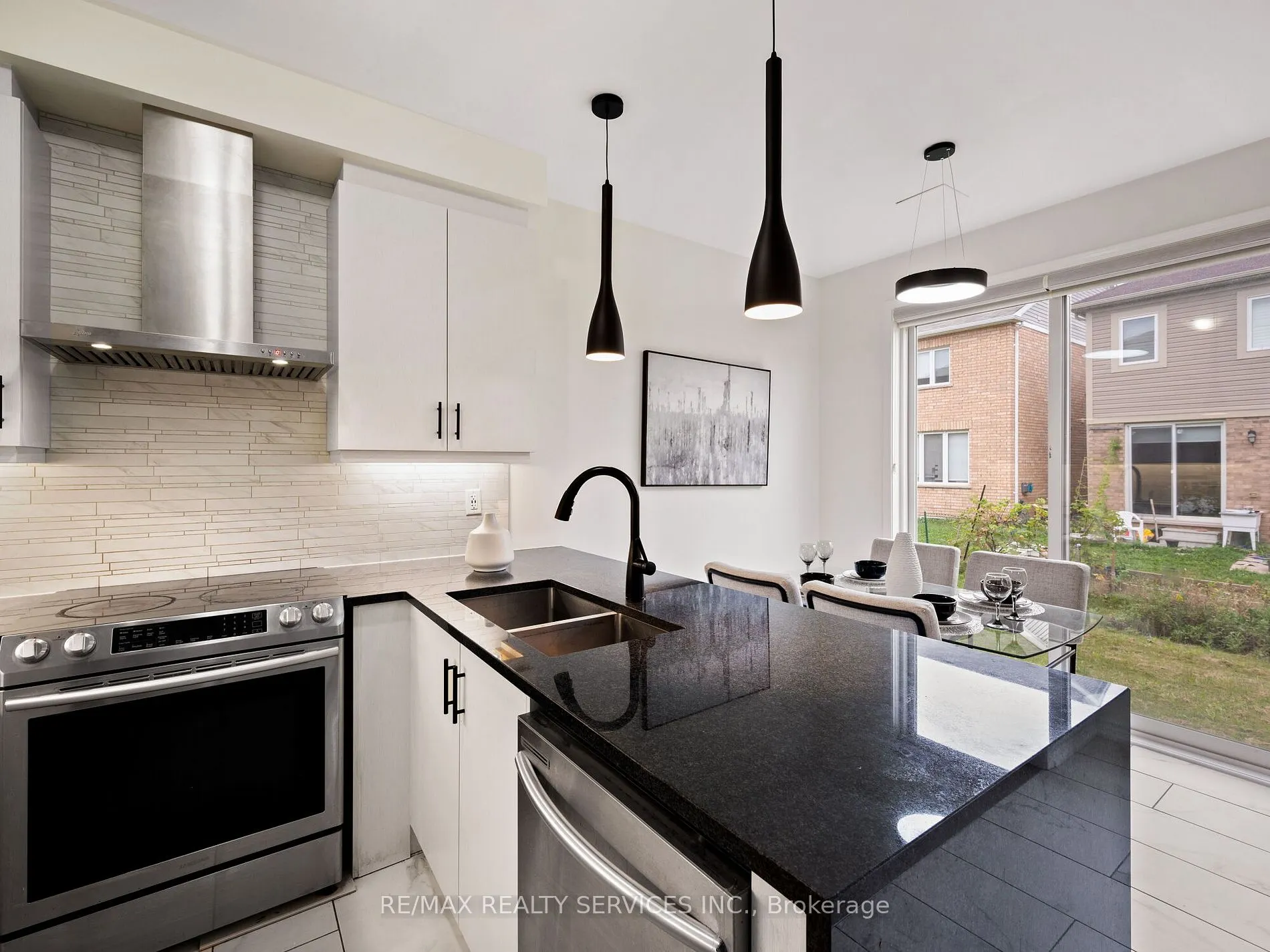 72 Circus Cres