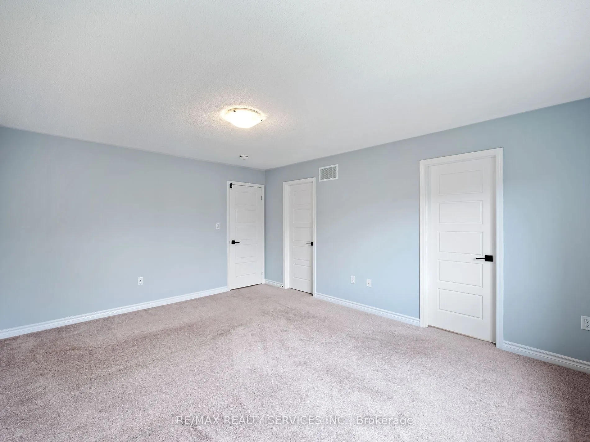 72 Circus Cres