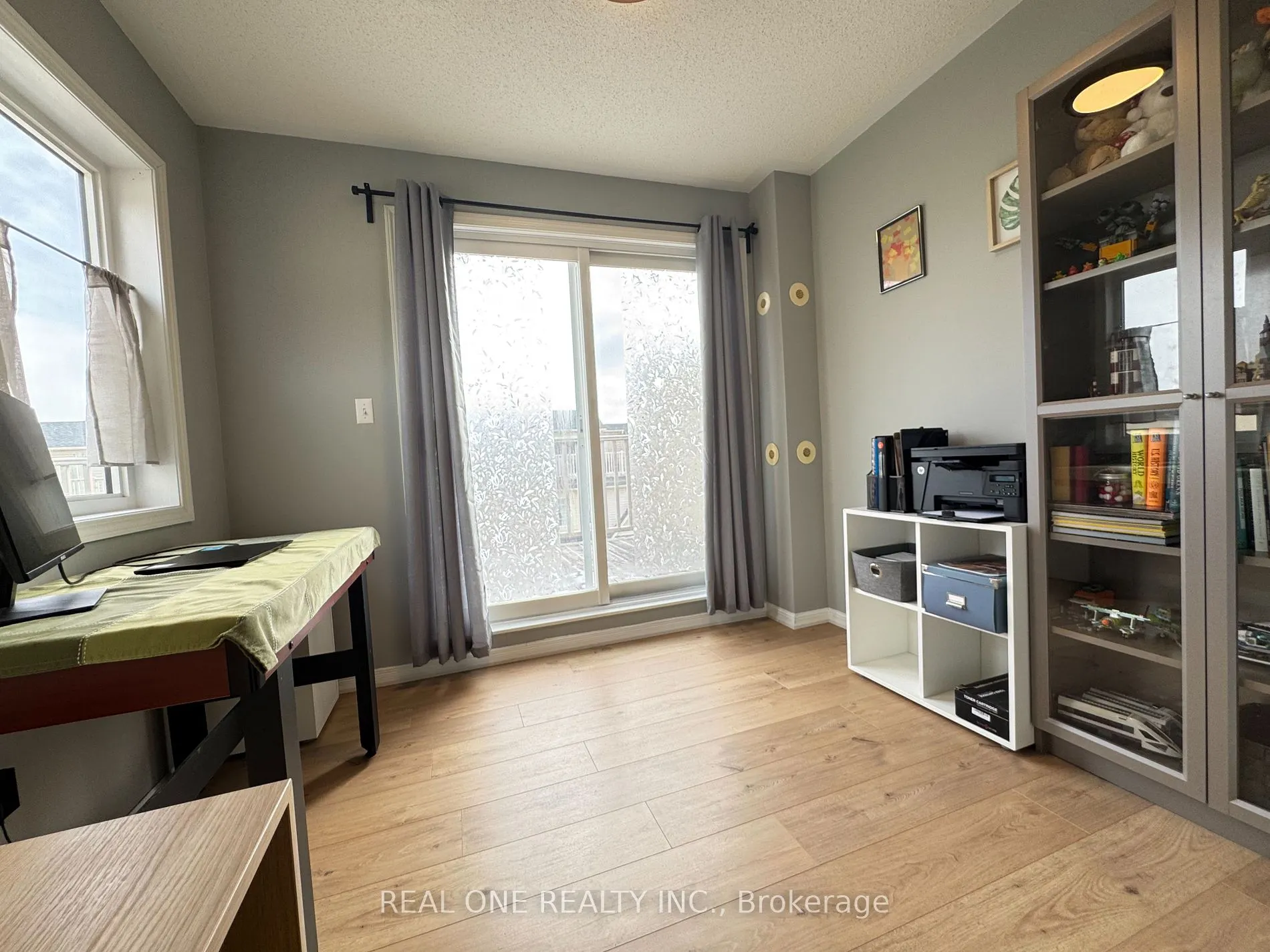 580 Shoreline Dr, #6