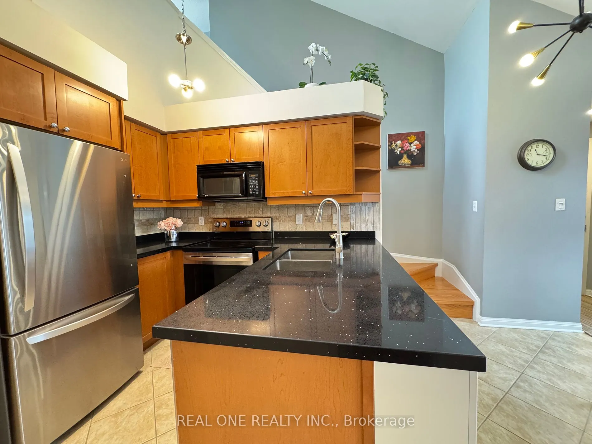 580 Shoreline Dr, #6