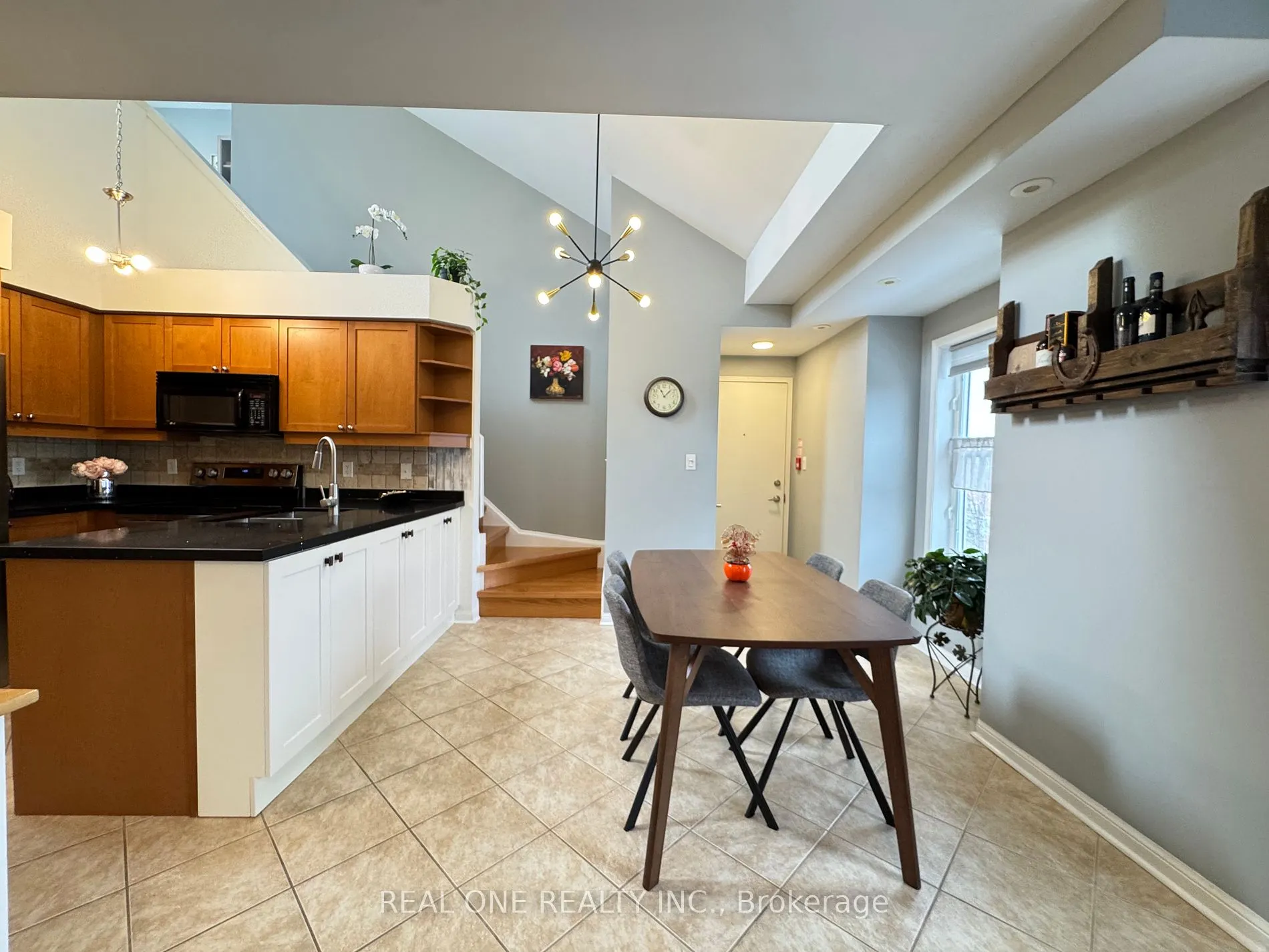 580 Shoreline Dr, #6