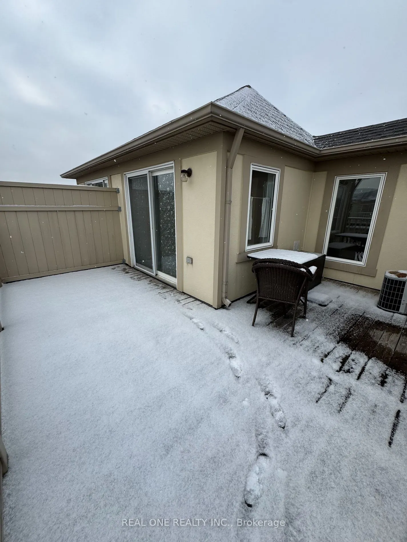 580 Shoreline Dr, #6