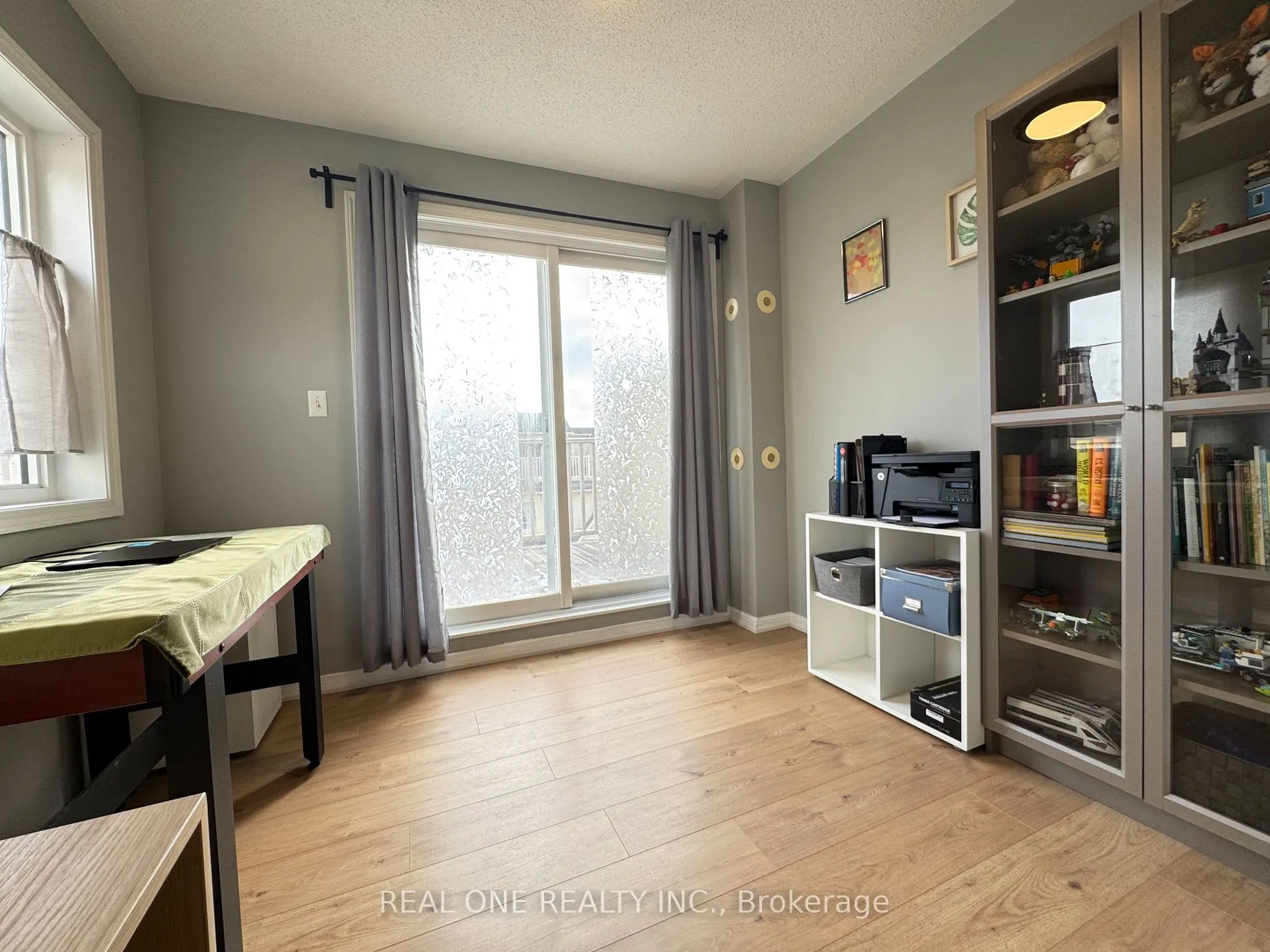 580 Shoreline Dr, #6
