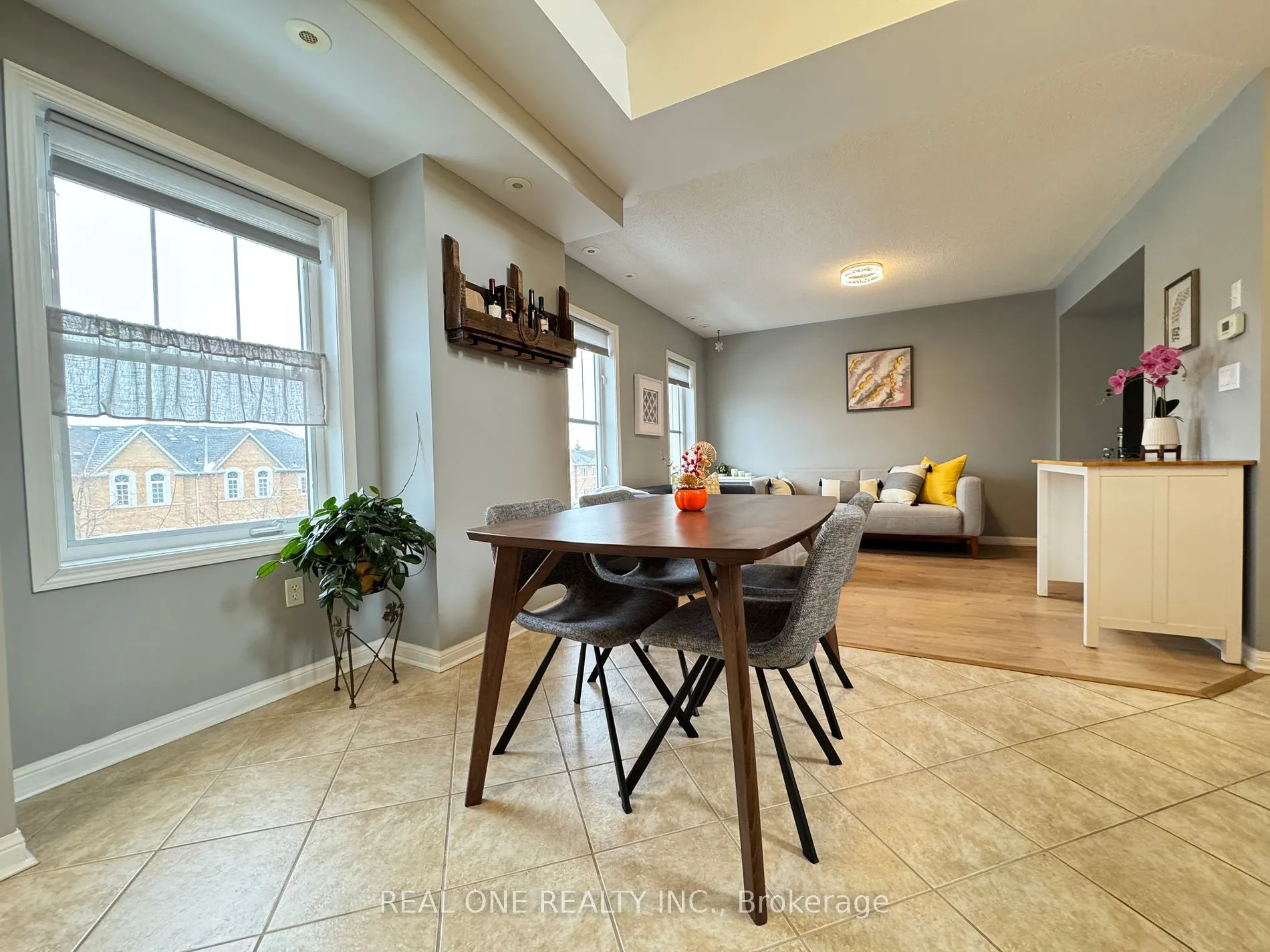 580 Shoreline Dr, #6