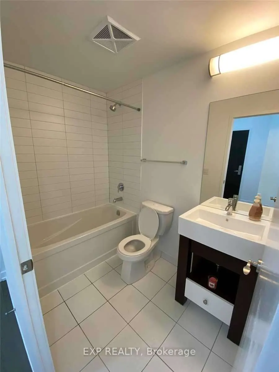 840 Queens Plate Dr, #402