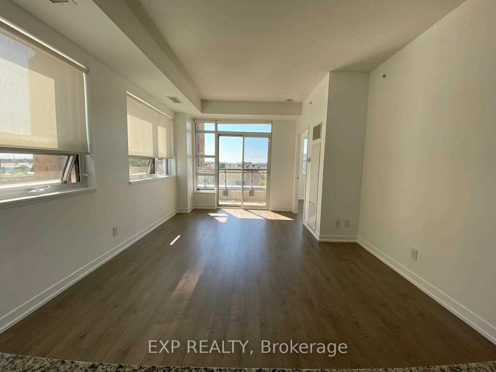 840 Queens Plate Dr, #402