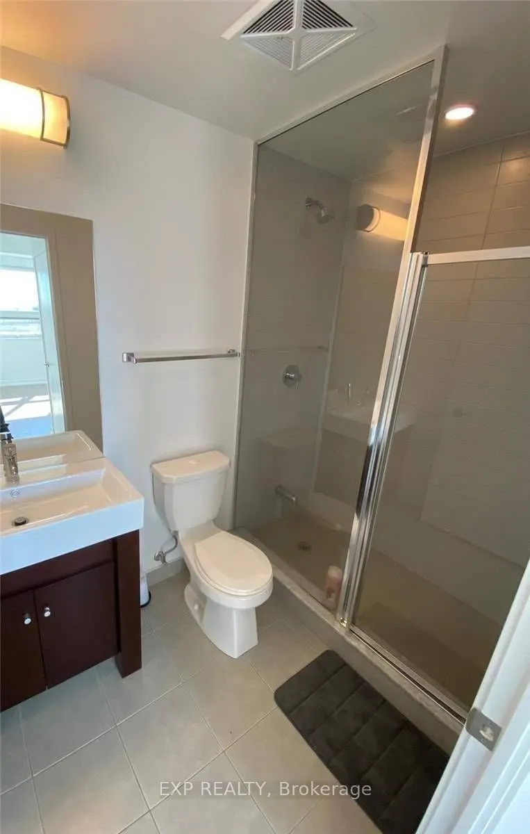 840 Queens Plate Dr, #402