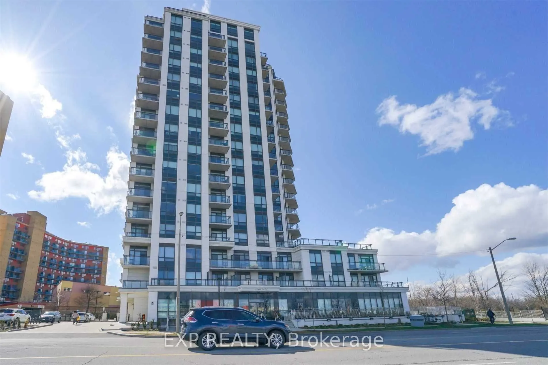 840 Queens Plate Dr, #402