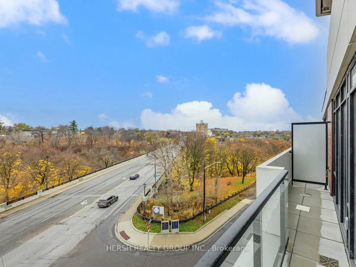 160 Kingsway Cres, #411