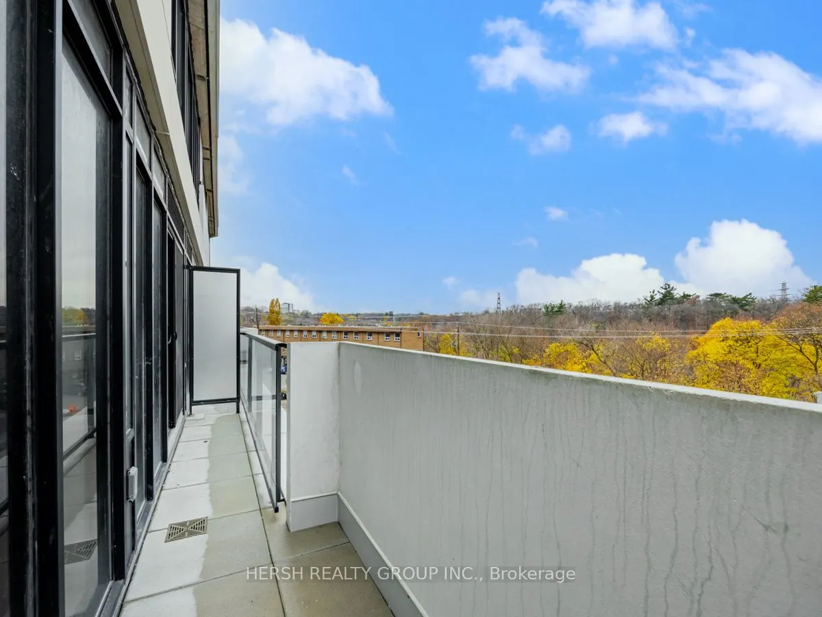160 Kingsway Cres, #411