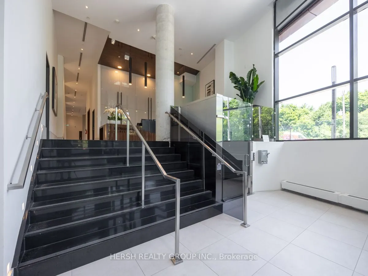 160 Kingsway Cres, #411