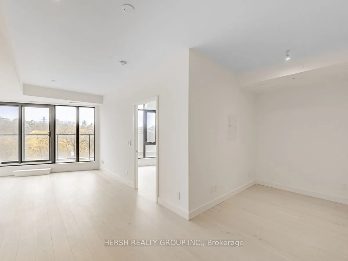 160 Kingsway Cres, #411