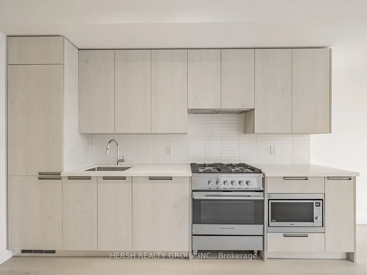 160 Kingsway Cres, #411