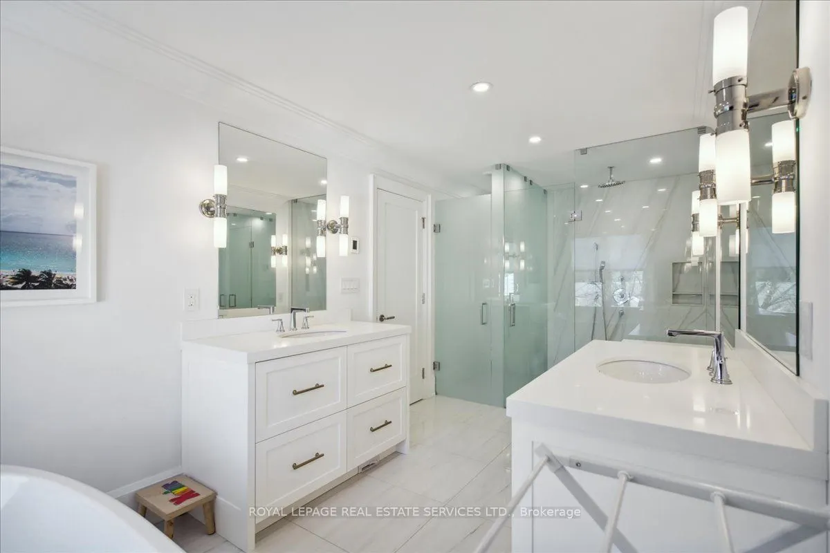 336 Robinson Street, #2