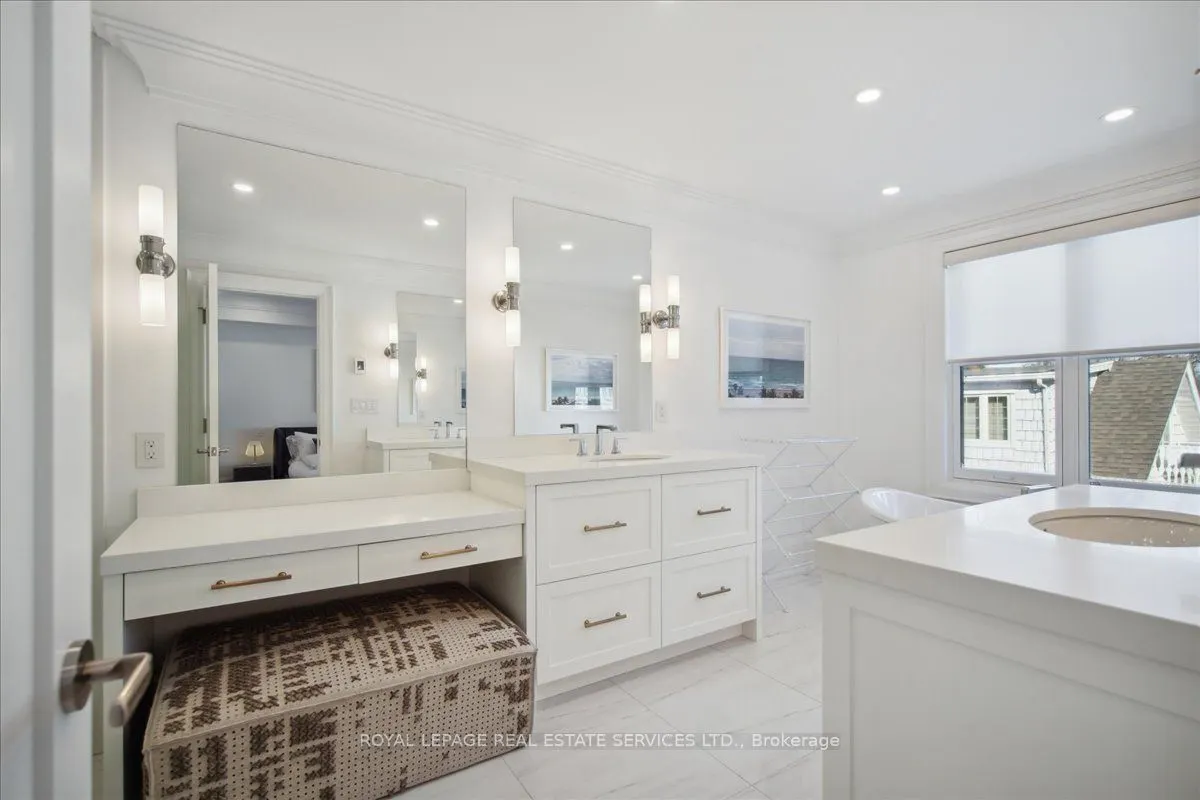 336 Robinson Street, #2
