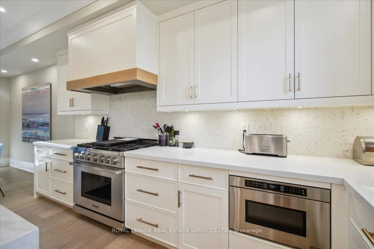 336 Robinson Street, #2