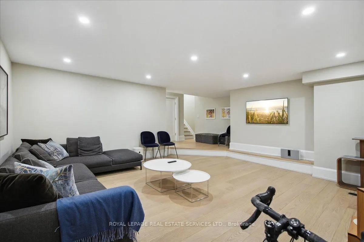 336 Robinson Street, #2