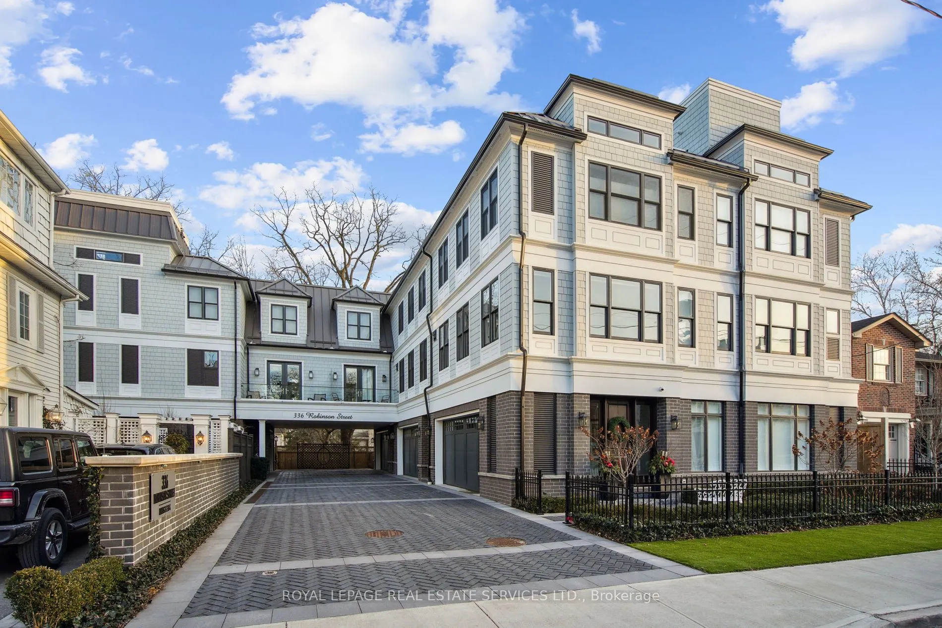 336 Robinson Street, #2