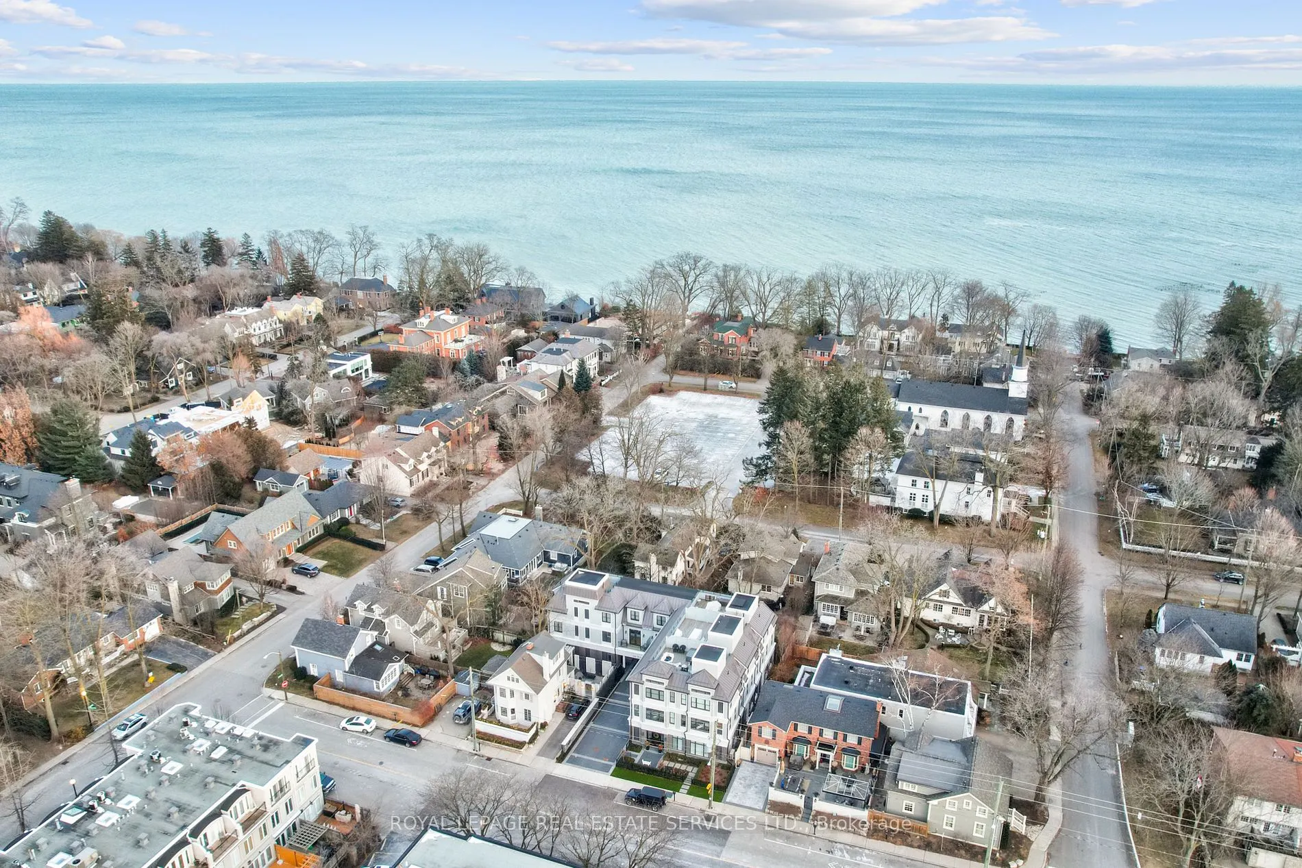 336 Robinson Street, #2