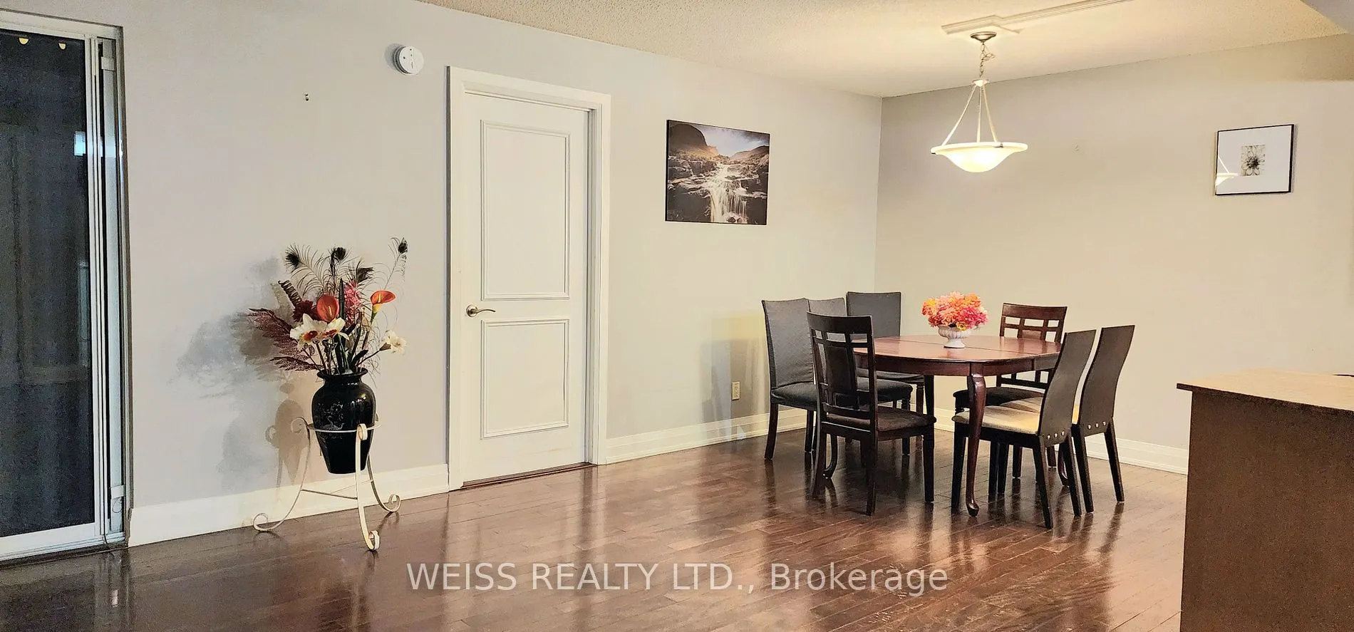 2737 Keele St, #402