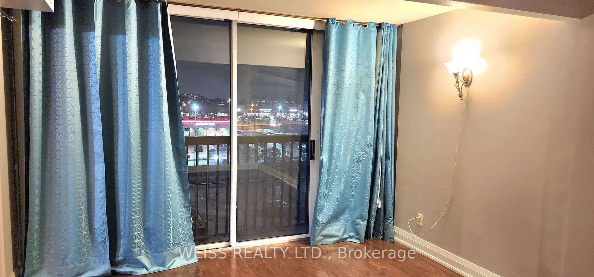 2737 Keele St, #402