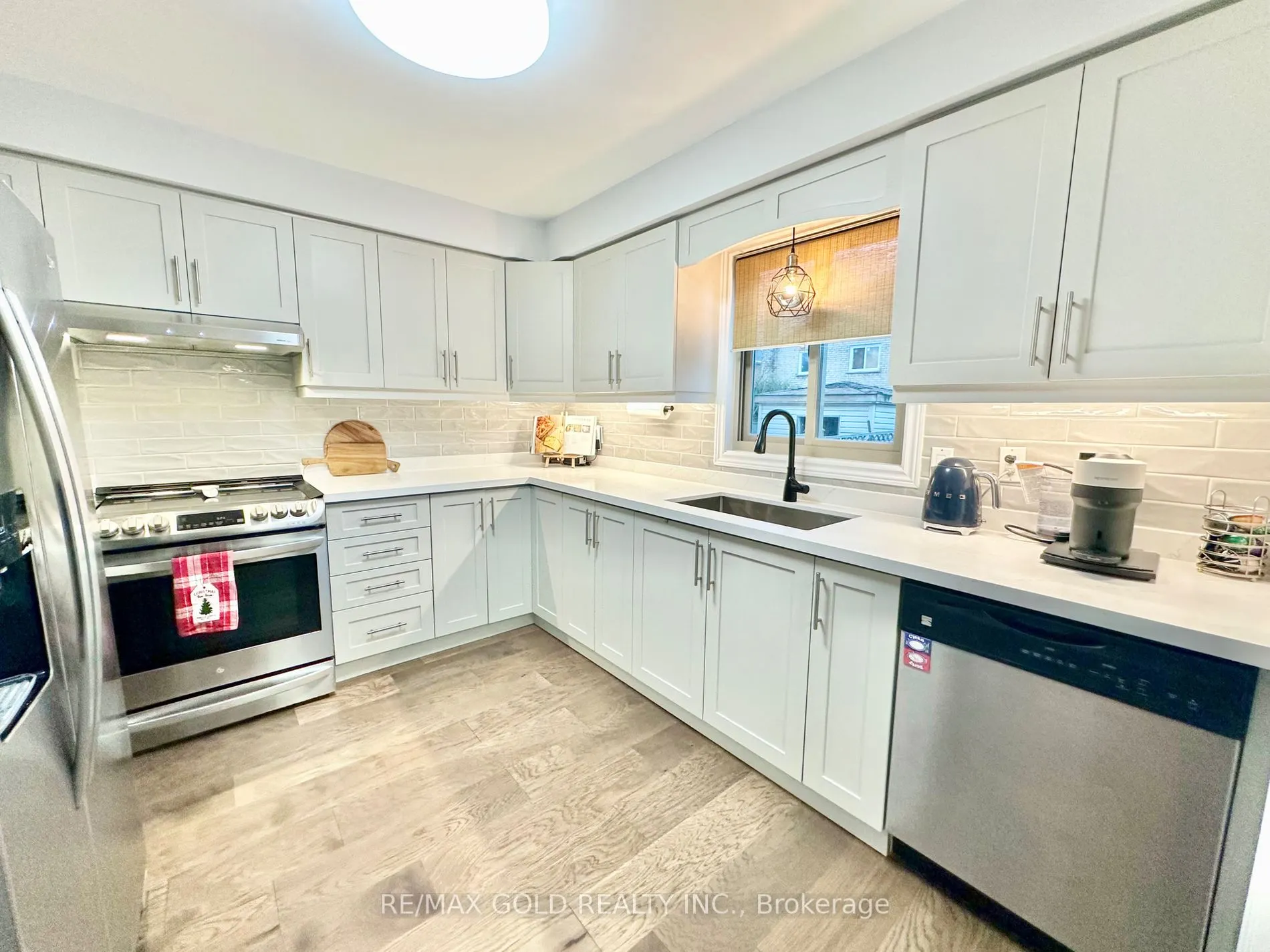 5967 Ladyburn Cres