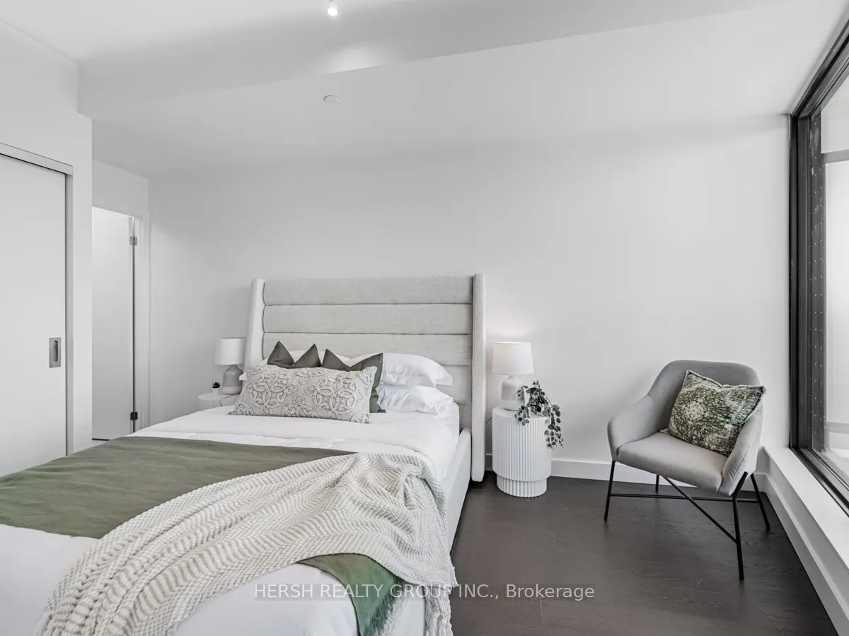 160 Kingsway Cres, #310