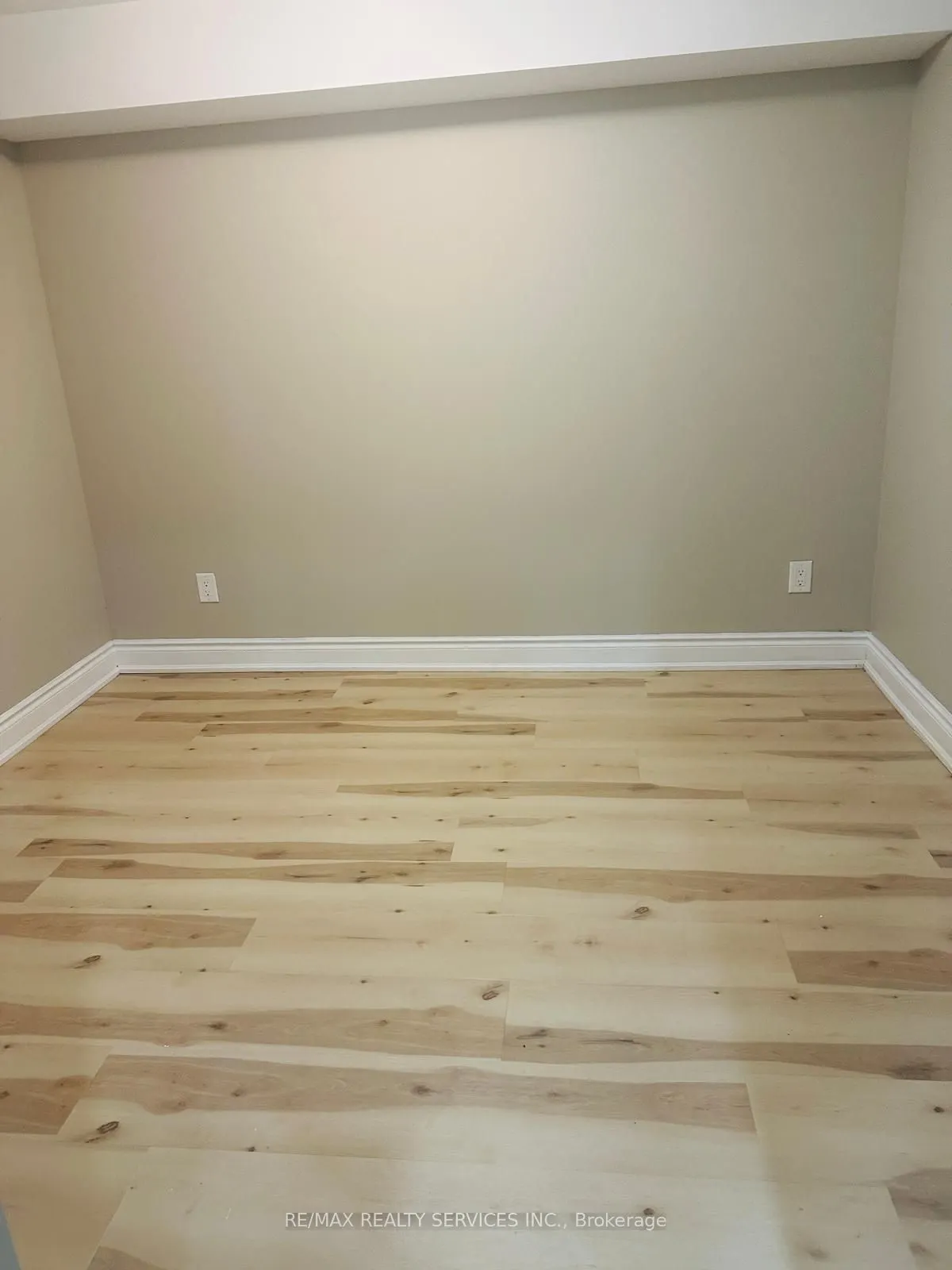 4 Meadowcrest Lane