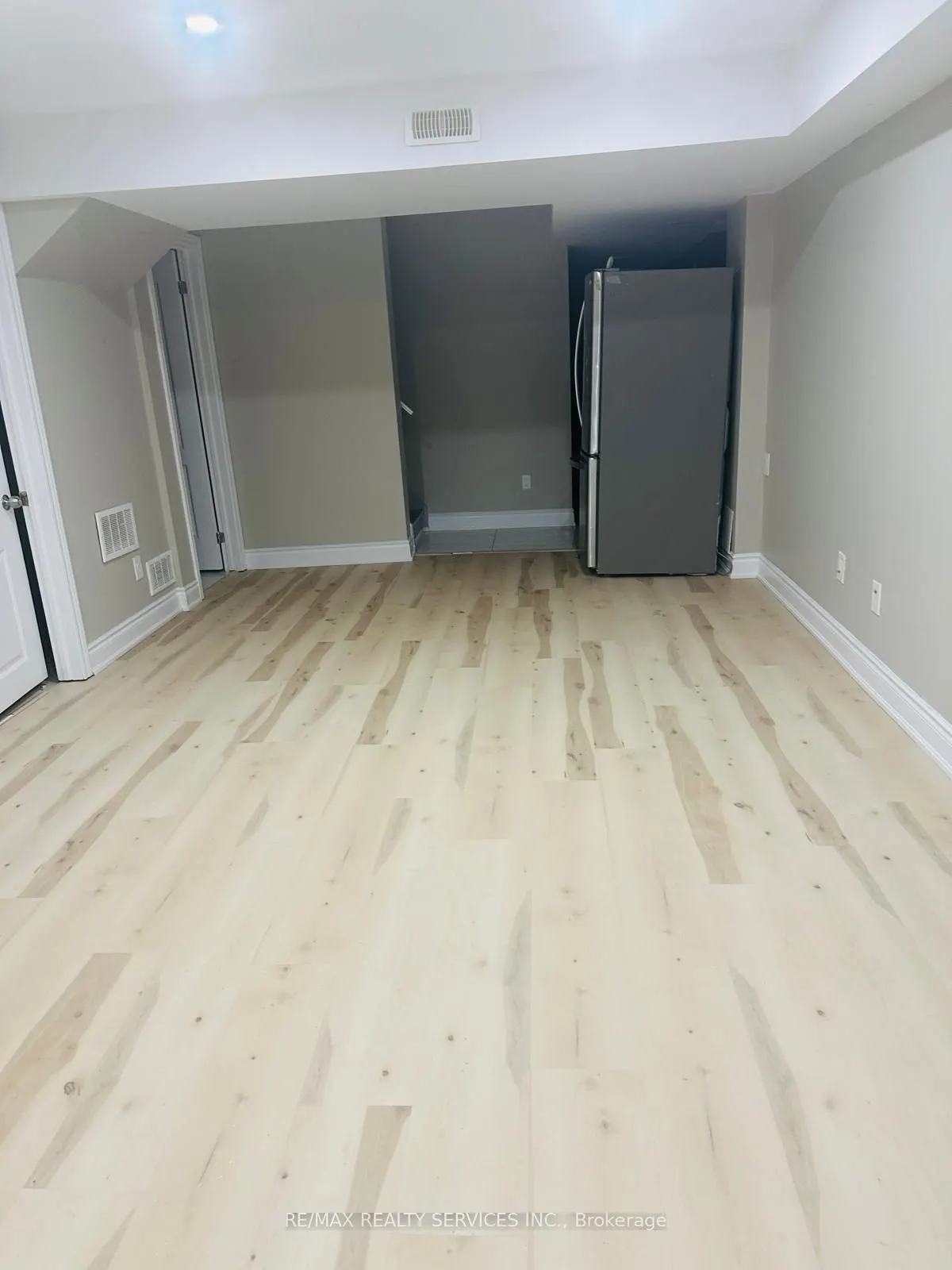 4 Meadowcrest Lane