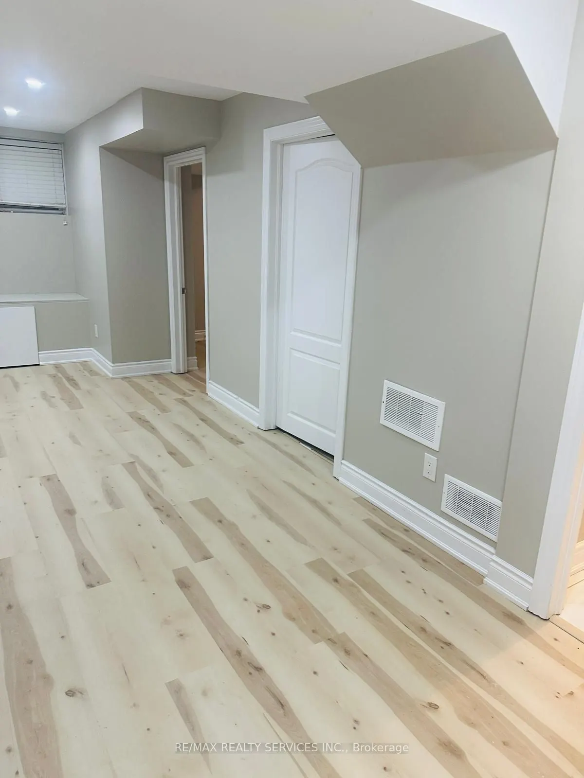 4 Meadowcrest Lane