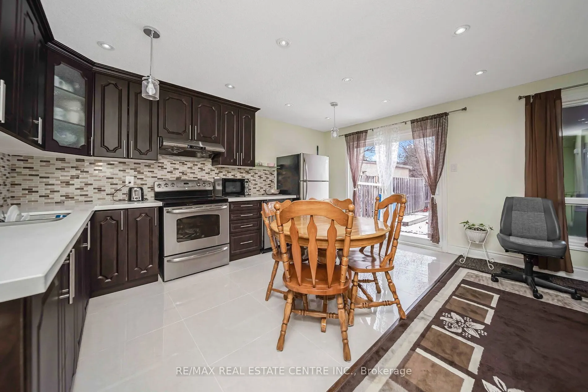 17 Haley Crt