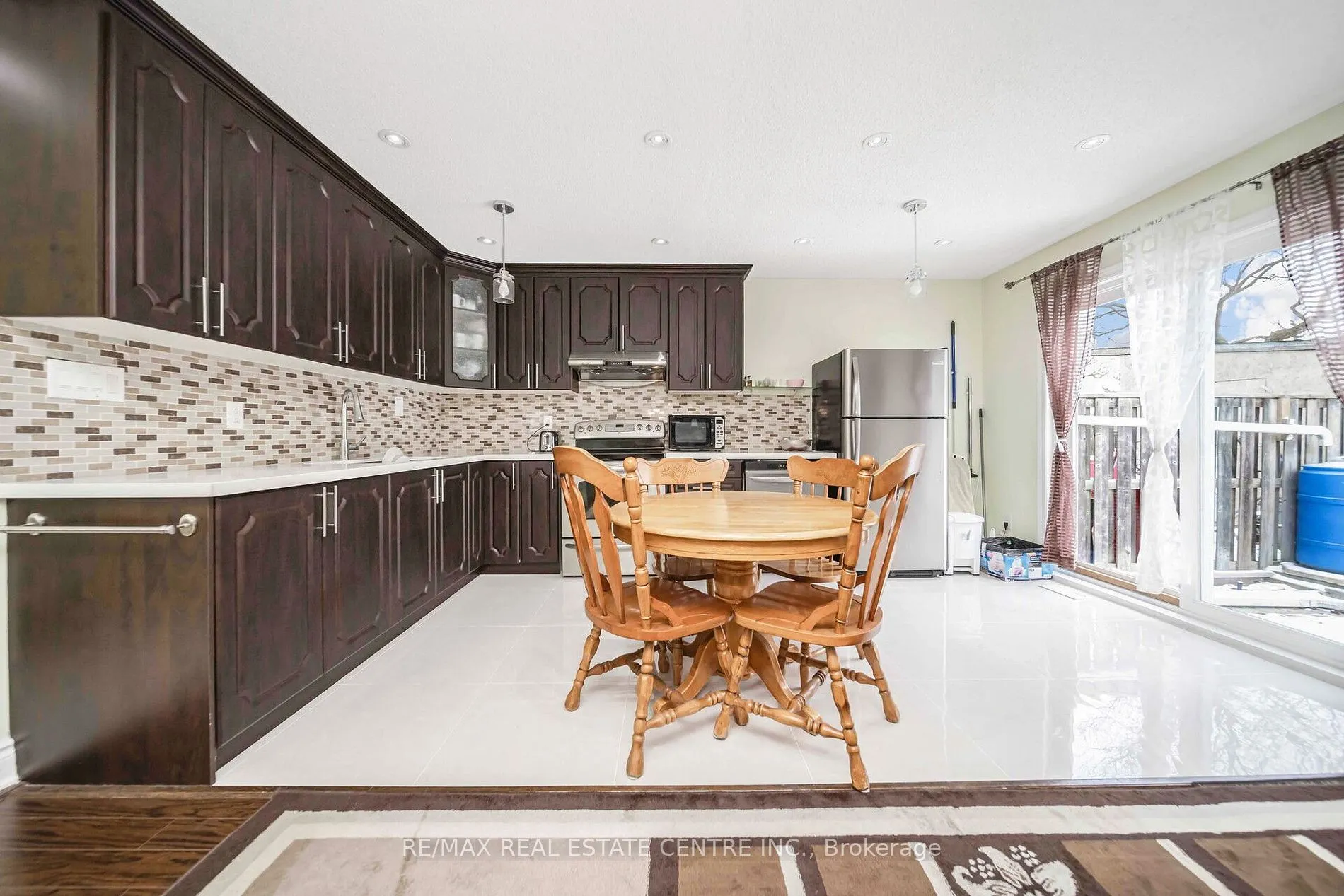 17 Haley Crt