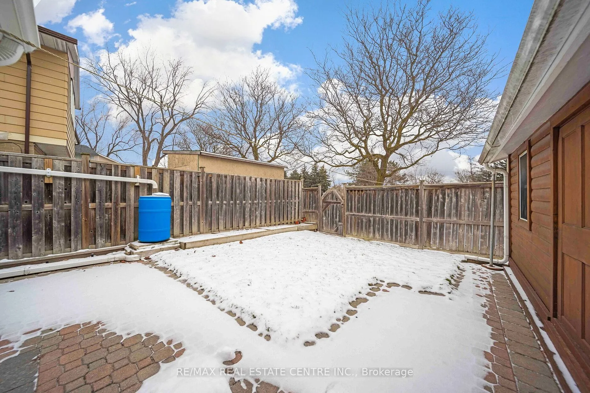 17 Haley Crt