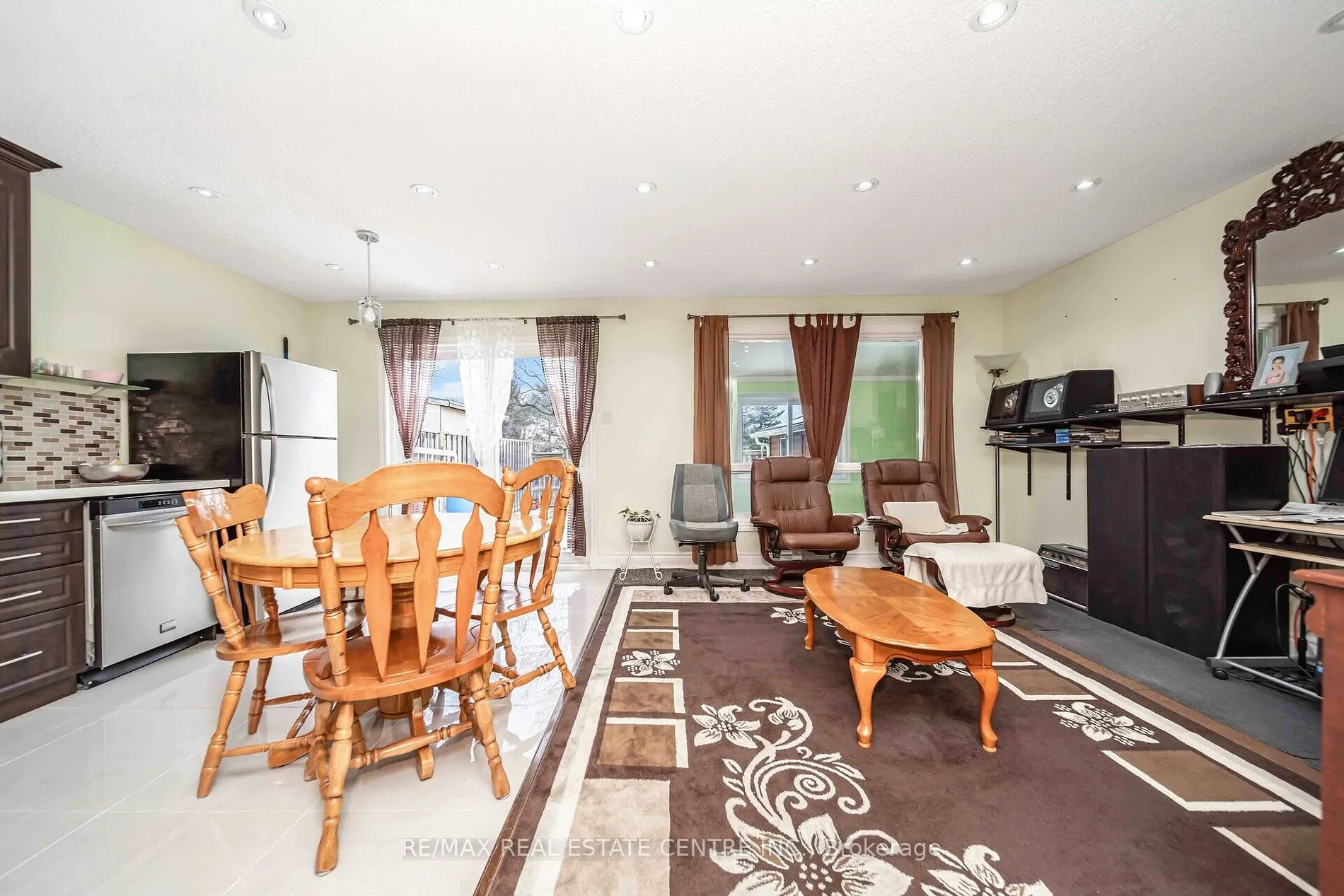 17 Haley Crt