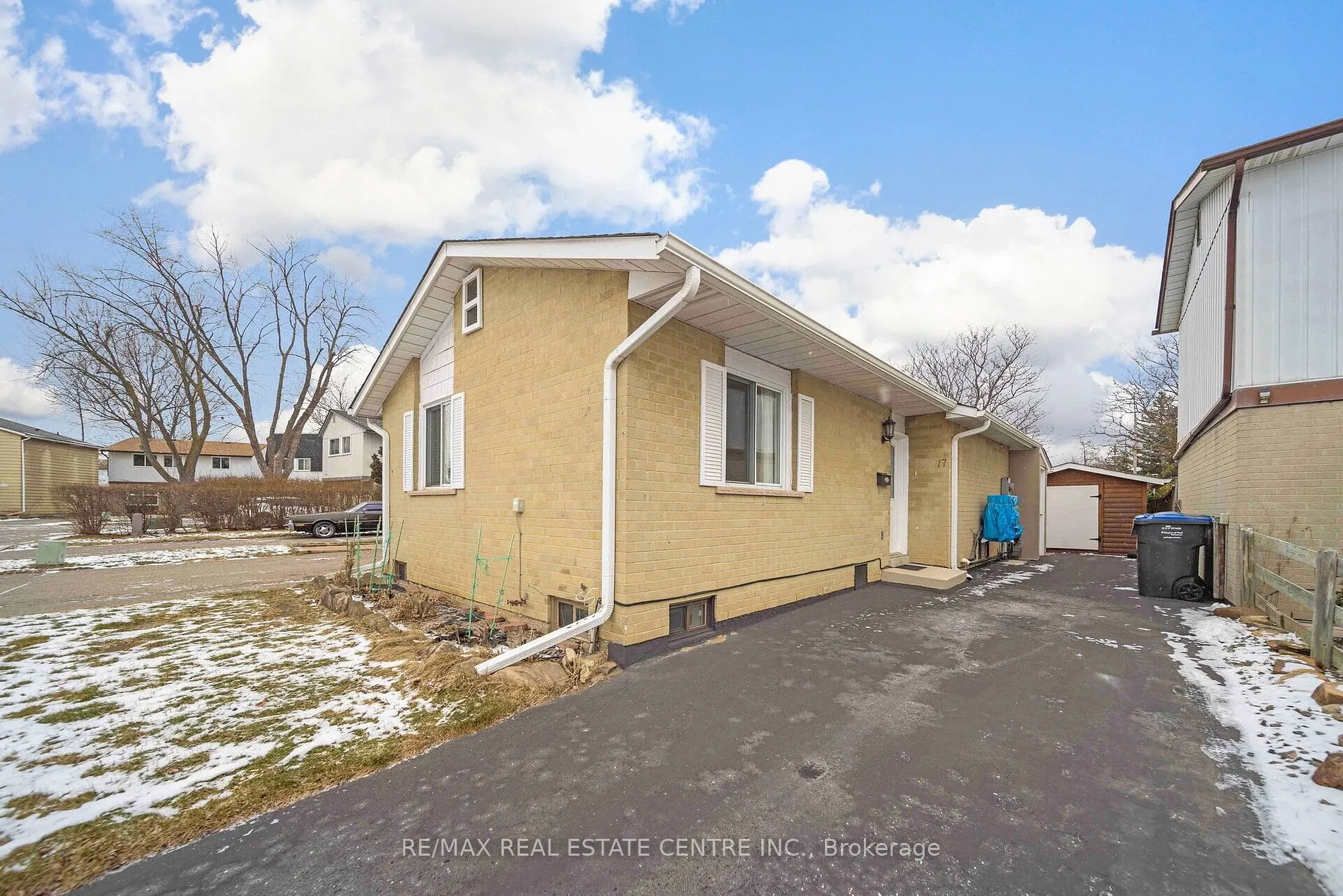 17 Haley Crt